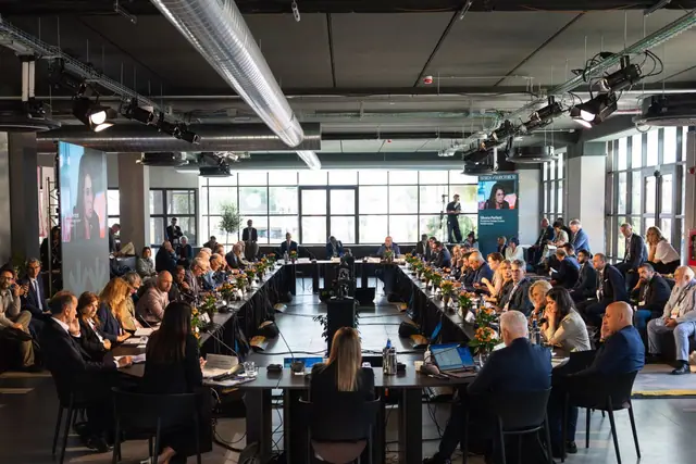 La grande sala dell’Hub con i lavori in corso