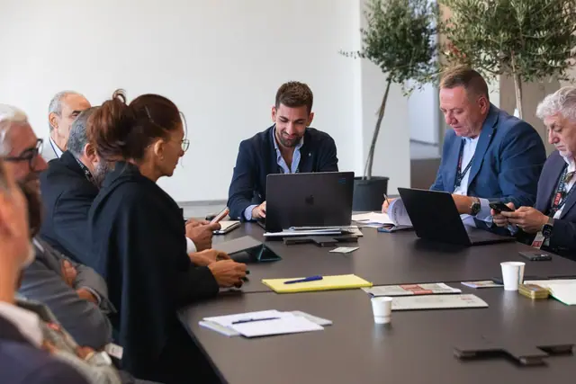 Un tavolo tematico in sessione all’Harmonic Innovation Hub