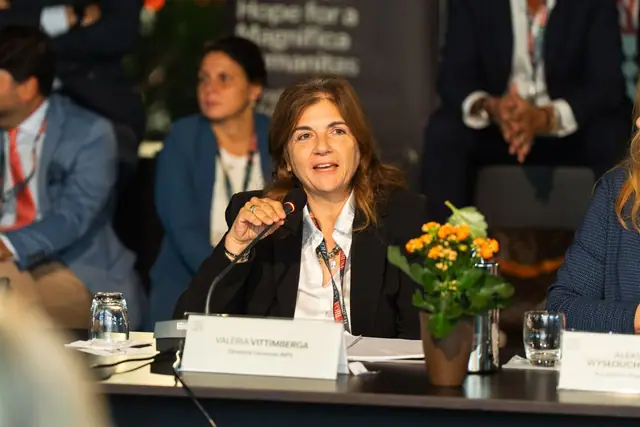 Valeria Vittimberga al microfono