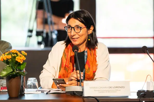 Maria Chiara De Lorenzo al microfono