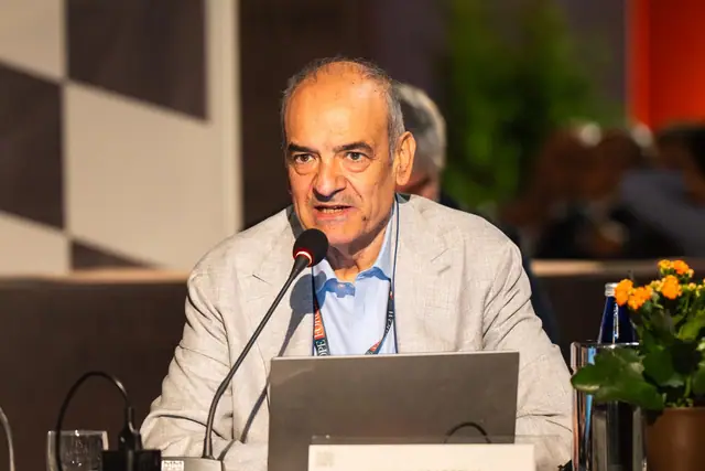 Giorgio Scarpelli al microfono