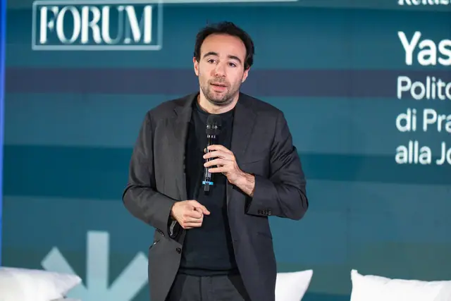 Yascha Mounk durante la relazione magistrale