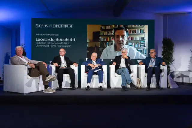 Il panel con Leonardo Becchetti in collegamento