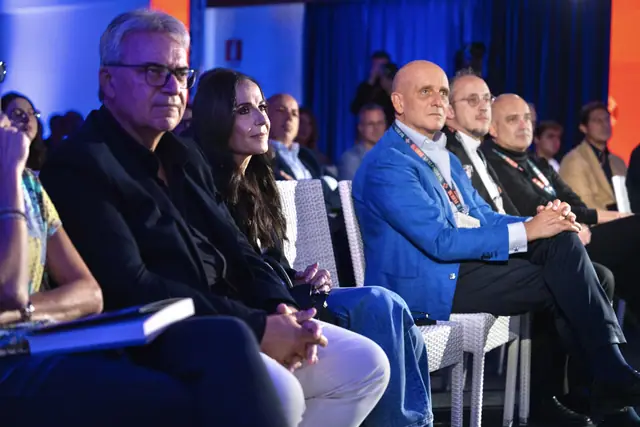 Il pubblico in prima fila durante la plenaria